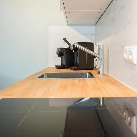 Hotel - Burgstrasse 15-b *