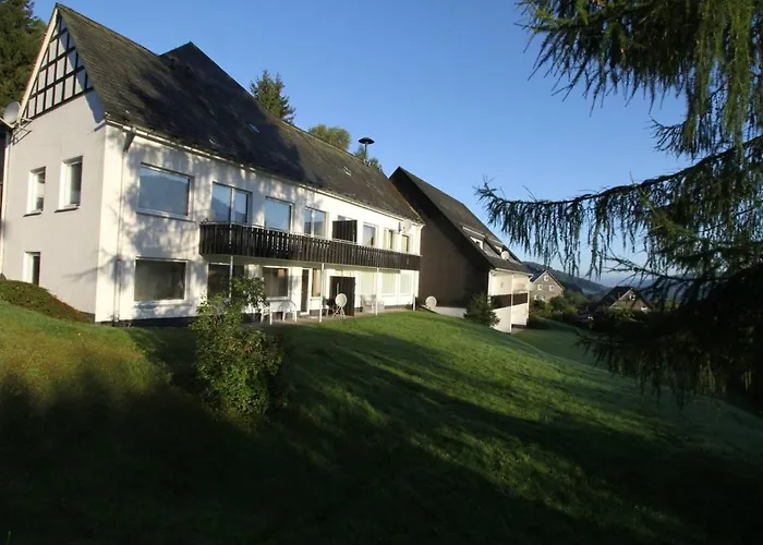 - Burgstrasse 15-b * Winterberg