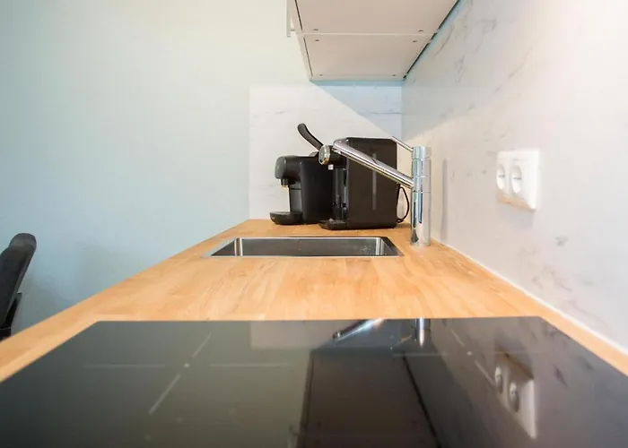 Hotel - Burgstrasse 15-b *