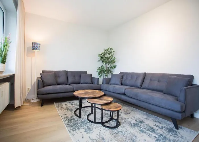 - Burgstrasse 15-b Hotel *